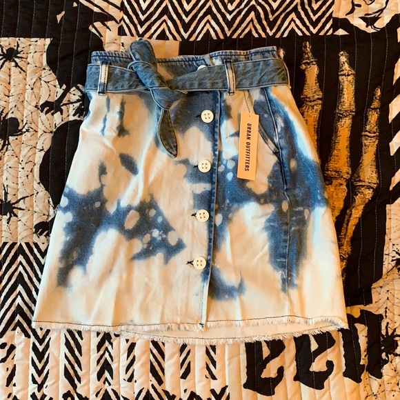 Urban Outfitters Bleach Polly Bleached Denim Skirt - Picture 2 of 7